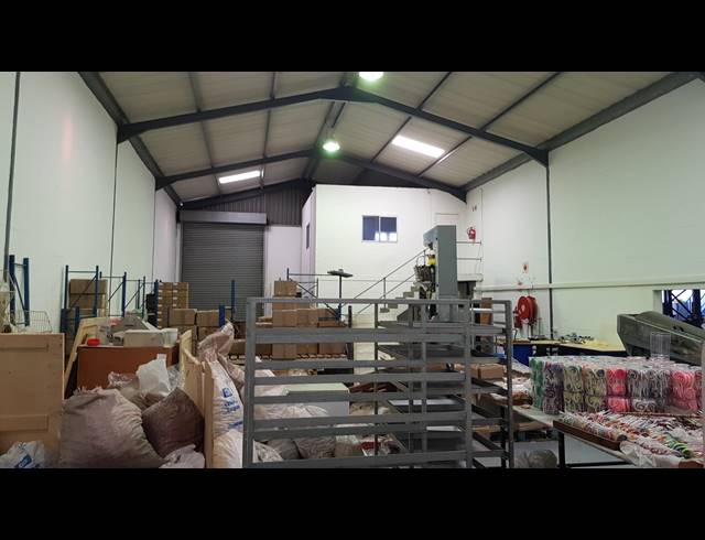 554M² FACTORY TO LET IN SAXON INDUSTRIAL